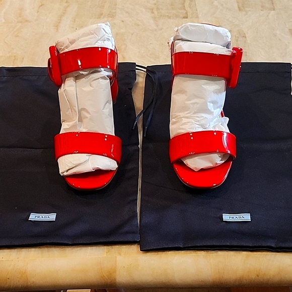 NIB Prada Red Patent Sandals EU 37 1/2 - Picture 10 of 13